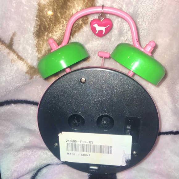 Pink alarm clock - Picture 3 of 6